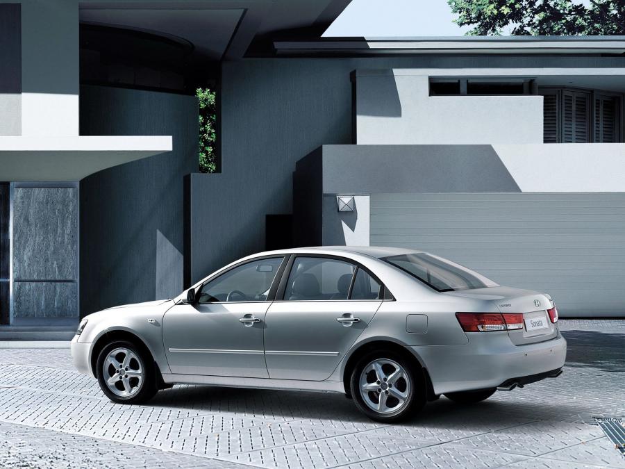  Hyundai Sonata 2004 года  (фото 4 из 58)
